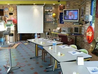 Hotel Arcantis Le Voltaire Rennes 2*,